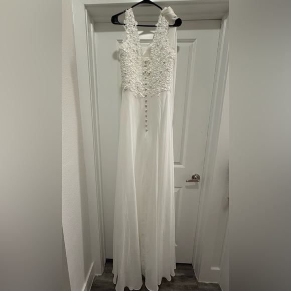 Abao Women's Wedding Dress Lace Double V-Neck Sleeveless Evening Dress - Picture 10 of 15